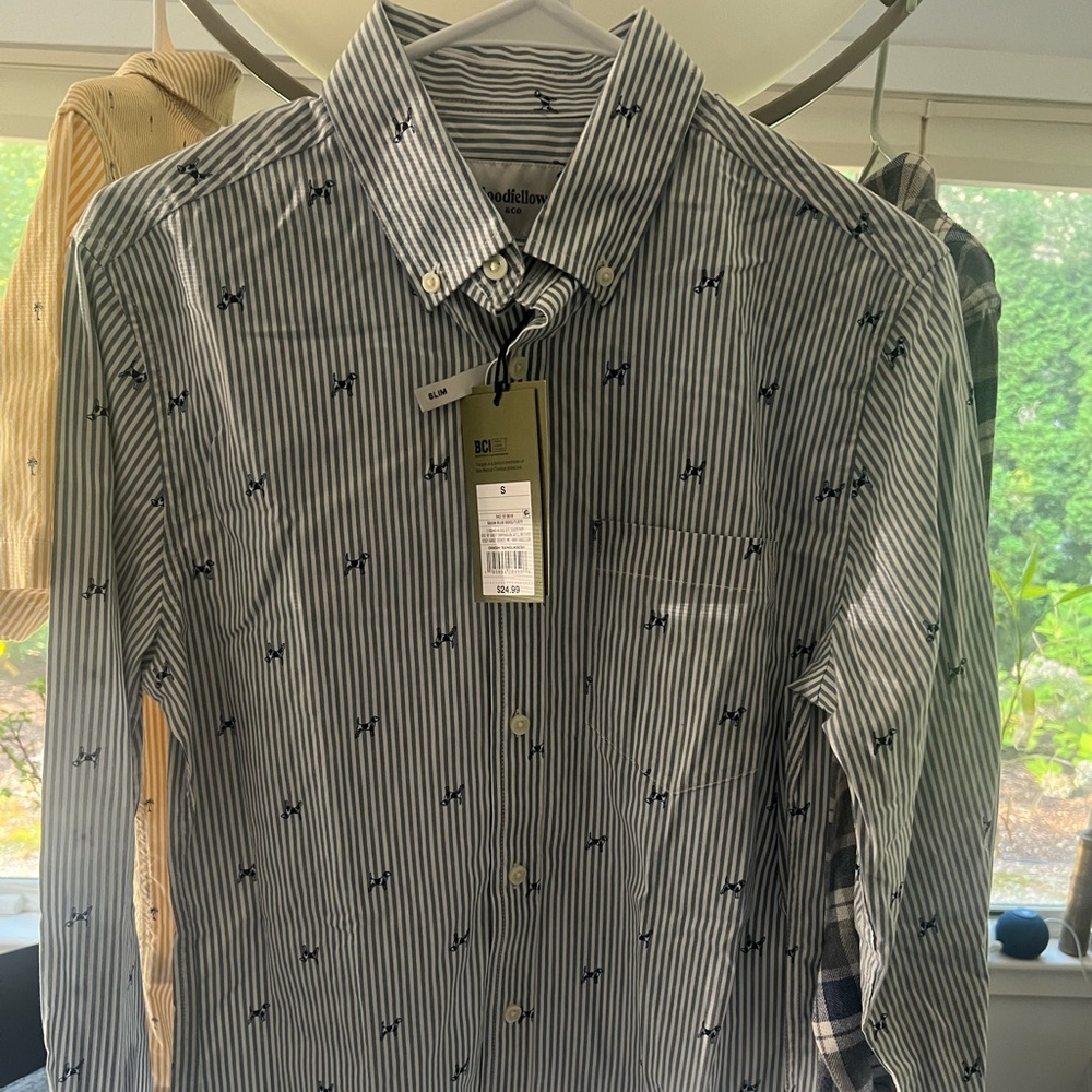 Goodfellow & Co Men’s size small blue and white stripe with dogs button down